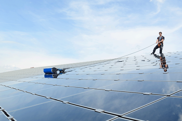 PV-Reinigung-vom-Dach-2.png PV-Reinigung-vom-Dach-2.png